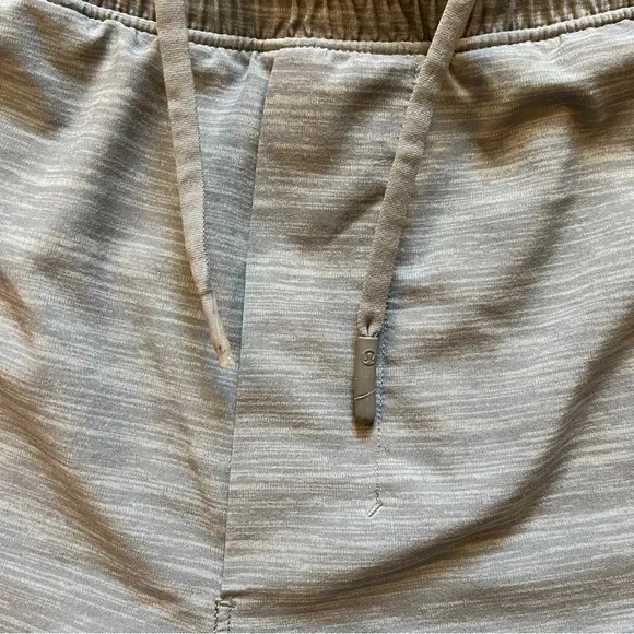 Lululemon Shorts Pace Breaker Men's Size Medium Grey Lined Athletic Drawstring - Picture 5 of 8
